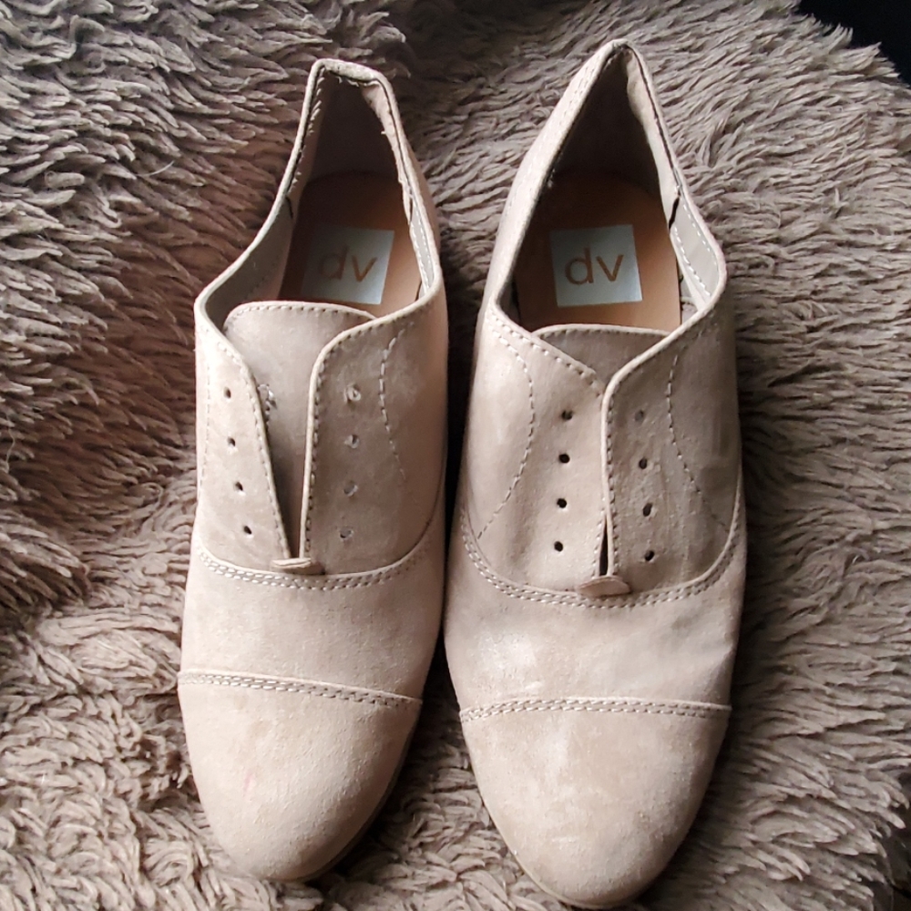 DV tan loafers